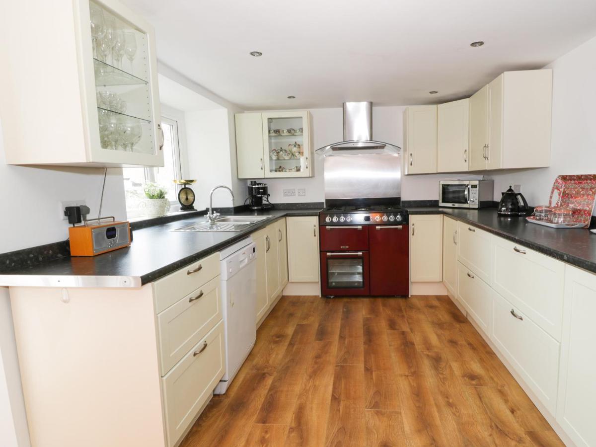 Abbeylands House Villa Llandudno Bagian luar foto